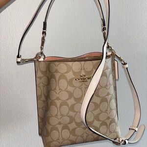 Coach Bucket Bag